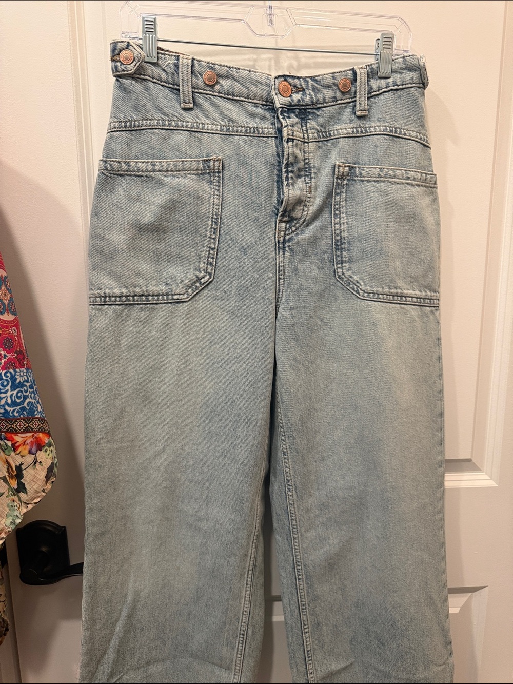 WE THE FREE  SZ 28 - Light Wash Wide Leg Women’s Jeans -  cuffed or uncuffed